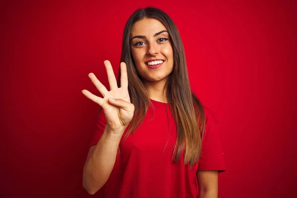 Jovem Mulher Bonita Vestindo Camiseta Sobre Fundo Vermelho Isolado Mostrando — Fotografia de Stock