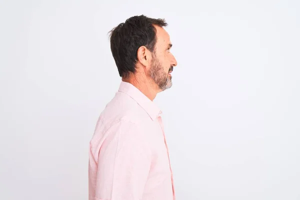 Homem Bonito Meia Idade Vestindo Camisa Rosa Casual Sobre Fundo — Fotografia de Stock