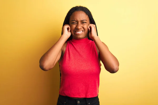 African American Woman Wearing Red Casual Shirt Standing Isolated Yellow — Stock Photo, Image