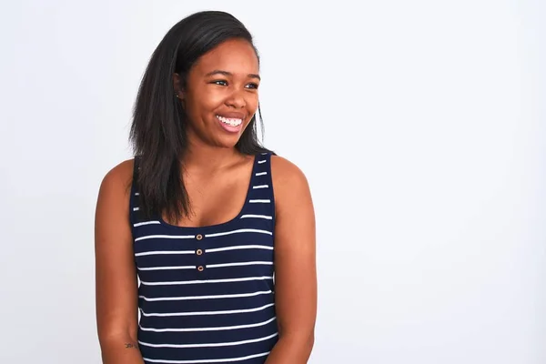 Mooie Jonge Afro Amerikaanse Vrouw Draagt Zomer Shirt Geïsoleerde Achtergrond — Stockfoto