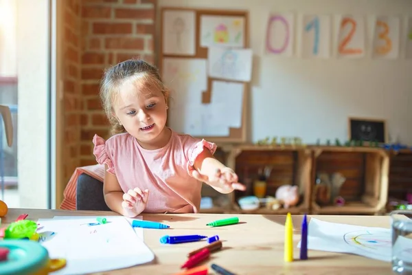 Beautiful Blond Toddler Girl Drawing Colored Pencils Kindergarten — ストック写真