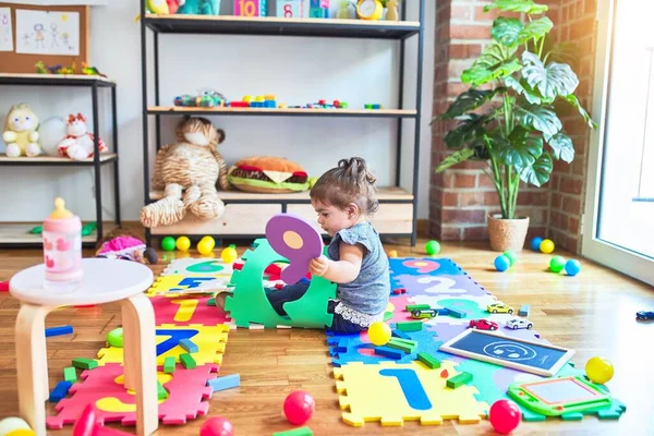 Beautiful Toddler Sitting Floor Playing Building Blocks Toy Kindergarten — Stock Photo, Image