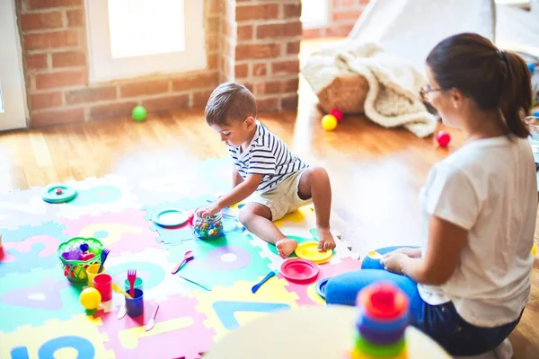 Beautiful Toddler Boy Sitting Puzzle Playing Plastic Plates Fruits Vegetables — Stock Photo, Image