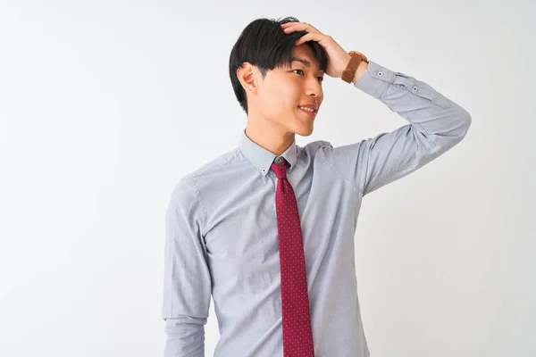 Chinesischer Geschäftsmann Mit Eleganter Krawatte Die Über Isoliertem Weißem Hintergrund — Stockfoto