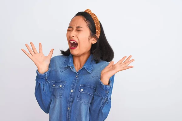 Jonge Mooie Chinese Vrouw Draagt Denim Shirt Staan Geïsoleerde Witte — Stockfoto