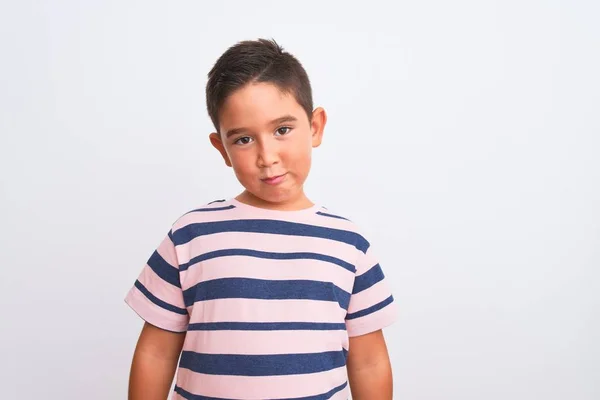 Hermoso Niño Con Camiseta Rayas Casuales Pie Sobre Fondo Blanco — Foto de Stock