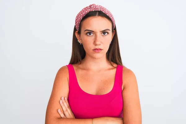 Joven Hermosa Chica Con Camiseta Casual Rosa Diadema Sobre Fondo — Foto de Stock