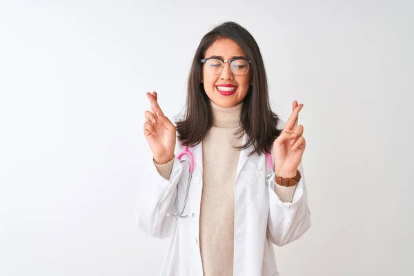 Chinese Doctor Woman Wearing Coat Pink Stethoscope Isolated White Background — ストック写真