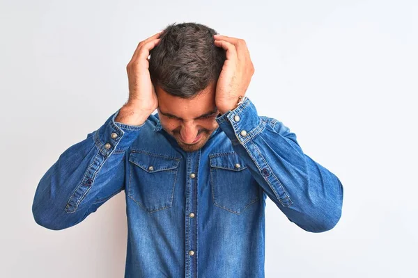 Jonge Knappe Man Met Spijkerjasje Geïsoleerde Achtergrond Lijdend Aan Hoofdpijn — Stockfoto