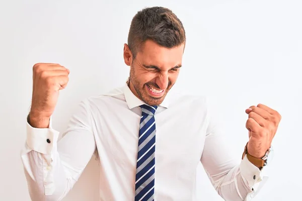 Joven Hombre Negocios Elegante Guapo Sobre Fondo Aislado Muy Feliz — Foto de Stock