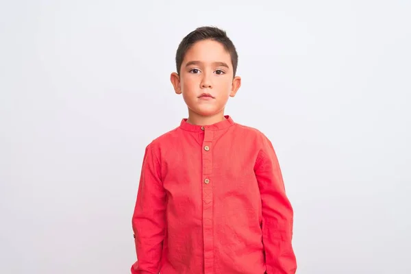 Menino Bonito Vestindo Camisa Vermelha Elegante Sobre Fundo Branco Isolado — Fotografia de Stock