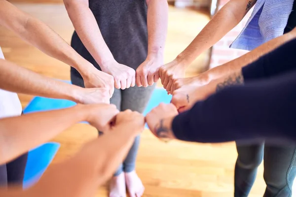 Young Beautiful Sportwomen Doing Gesture Hands — Stock Photo, Image