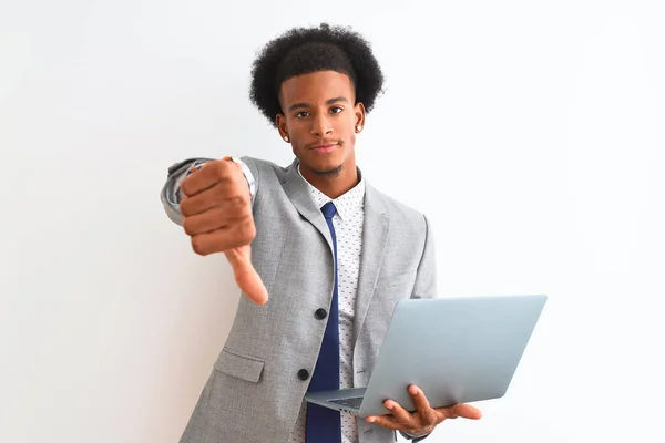 Jonge Afro Amerikaanse Zakenman Met Laptop Geïsoleerde Witte Achtergrond Met — Stockfoto