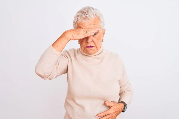 Senior Grijs Harige Vrouw Draagt Coltrui Staan Geïsoleerde Witte Achtergrond — Stockfoto