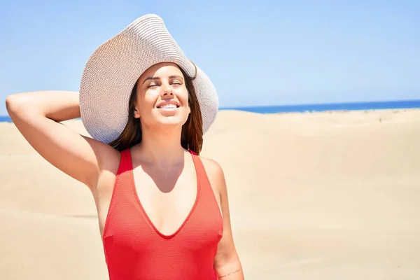 Young Beautiful Woman Sunbathing Wearing Summer Swinsuit Maspalomas Dunes Bech — Stock Photo, Image
