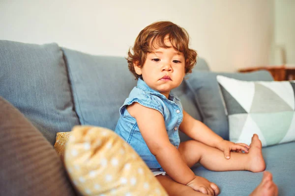 Schöne Kleinkind Kind Mädchen — Stockfoto