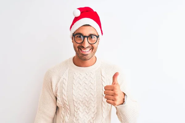 Молодой Красивый Мужчина Рождественской Шляпе Очках Изолированном Фоне Делает Счастливый — стоковое фото