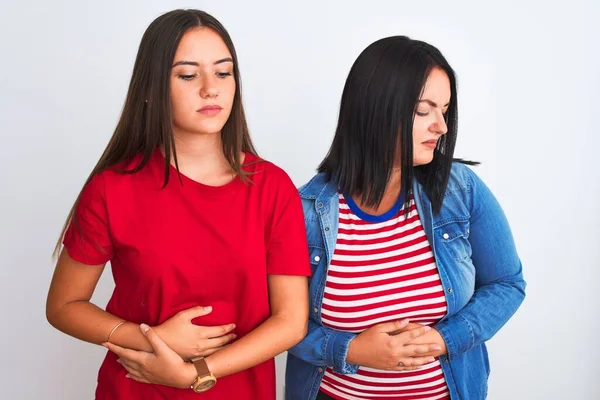 Mujeres Hermosas Jóvenes Que Usan Ropa Casual Pie Sobre Fondo — Foto de Stock