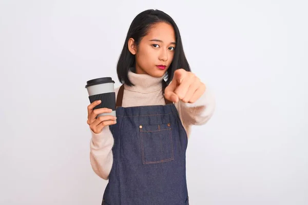Mooie Barista Chinese Vrouw Draagt Schort Met Koffie Geïsoleerde Witte — Stockfoto