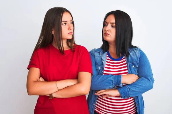 Jovens Mulheres Bonitas Vestindo Roupas Casuais Sobre Fundo Branco Isolado — Fotografia de Stock