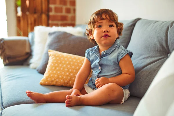 Schattig Peuter Meisje Portret — Stockfoto