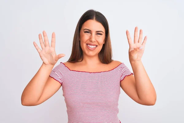 Porträt Einer Schönen Jungen Frau Die Vor Isoliertem Weißen Hintergrund — Stockfoto