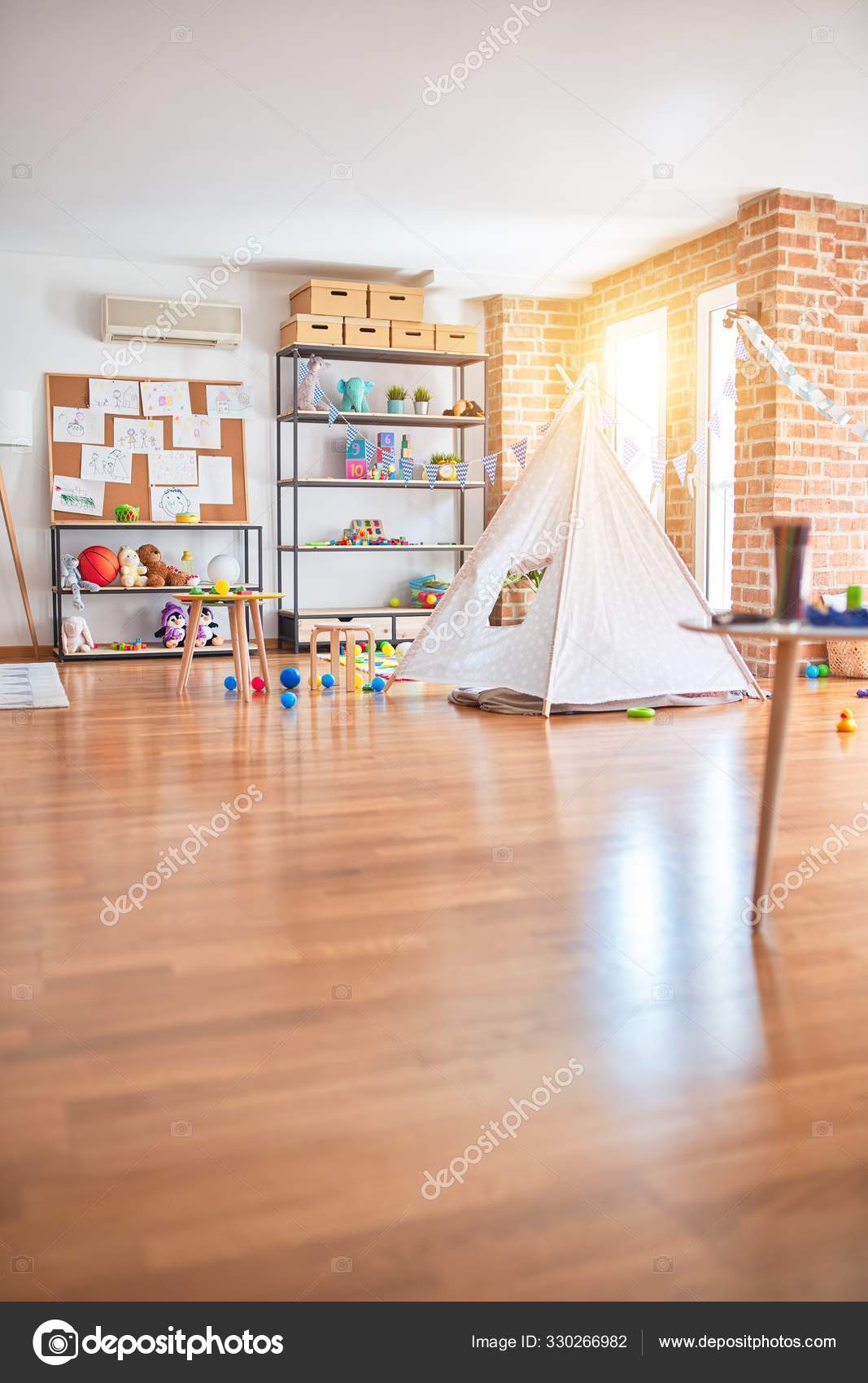 Sala De Aula Vazia Na Escola Imagem de Stock - Imagem de infância