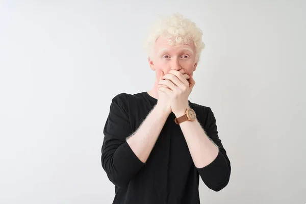 Joven Hombre Rubio Albino Con Camiseta Negra Pie Sobre Fondo — Foto de Stock