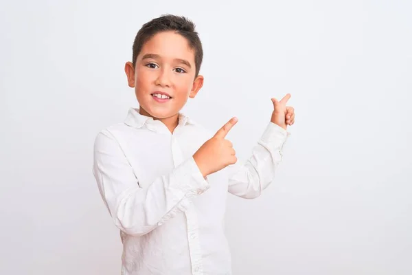 Beau Garçon Enfant Portant Chemise Élégante Debout Sur Fond Blanc — Photo