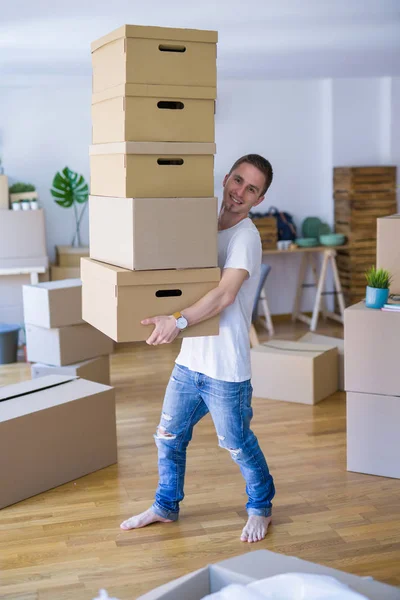 Mand Flytter Til Lejlighed - Stock-foto