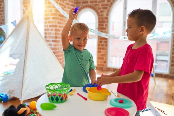 Underbara Småbarn Som Leker Runt Massor Leksaker Dagis — Stockfoto