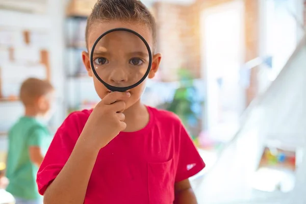 Schattige Peuters Spelen Rond Veel Speelgoed Kleuterschool — Stockfoto