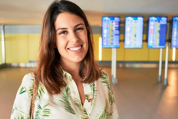 Jovem Viajante Mulher Aeroporto — Fotografia de Stock