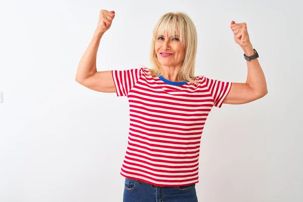 Frau Mittleren Alters Trägt Lässig Gestreiftes Shirt Das Vor Isoliertem — Stockfoto