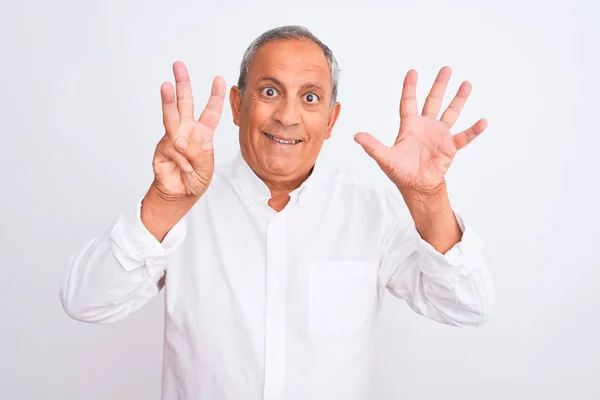 Senior Hombre Pelo Gris Con Camisa Elegante Pie Sobre Fondo — Foto de Stock