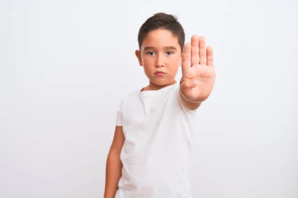 Schöner Kleiner Junge Lässigem Shirt Der Vor Isoliertem Weißem Hintergrund — Stockfoto