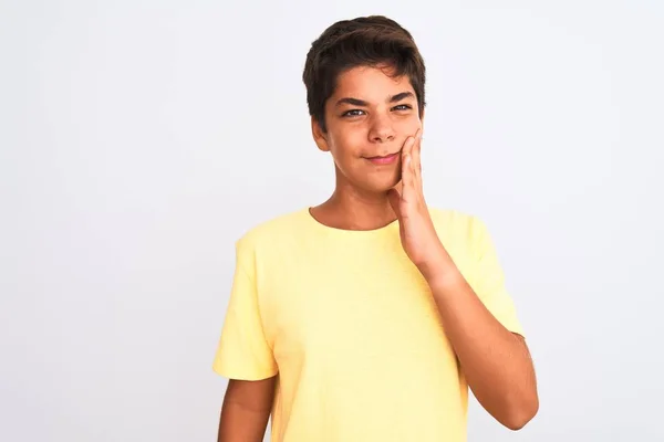 Menino Adolescente Bonito Sobre Fundo Branco Isolado Tocando Boca Com — Fotografia de Stock