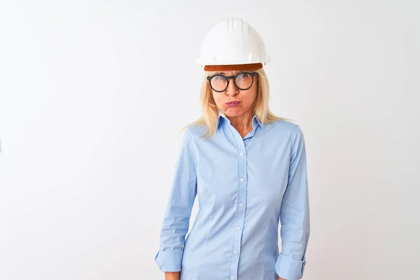 Architektin Mittleren Alters Mit Brille Und Helm Über Isoliertem Weißem — Stockfoto