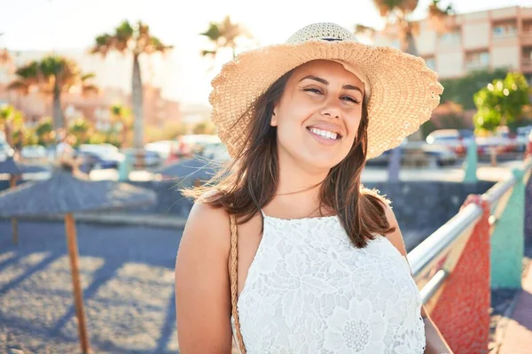 Young Beautiful Woman Smiling Happy Enjoying Summer Vacation Beach — Stock Photo, Image