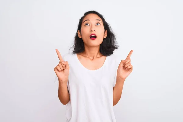 Young Chinese Woman Wearing Casual Shirt Standing Isolated White Background — 스톡 사진