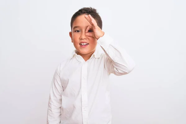 Красивый Мальчик Элегантной Рубашке Стоя Изолированном Белом Фоне Делает Хорошо — стоковое фото