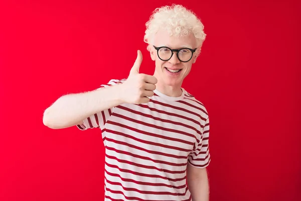 Ung Albino Blond Man Bär Randig Shirt Och Glasögon Över — Stockfoto