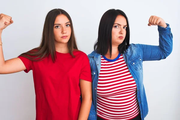 Mujeres Hermosas Jóvenes Que Usan Ropa Casual Pie Sobre Fondo —  Fotos de Stock