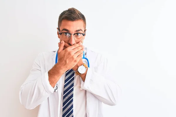 Young Handsome Doctor Man Wearing Stethoscope Isolated Background Shocked Covering — Stock Photo, Image