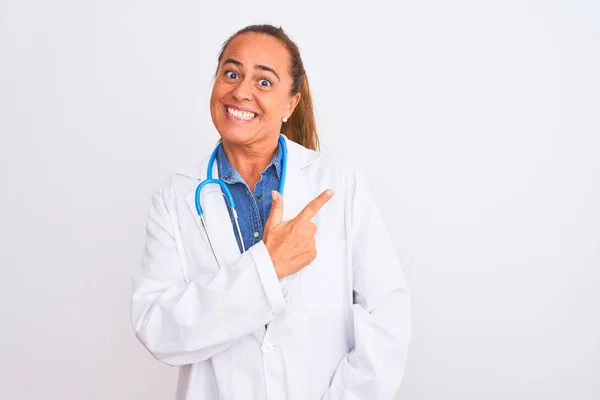 Middle Age Mature Doctor Woman Wearing Stethoscope Isolated Background Cheerful — Stock Photo, Image