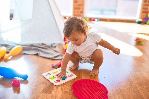 Adorable Toddler Learning Numbers Using Maths Puzzle Lots Toys Kindergarten — Stock Photo, Image