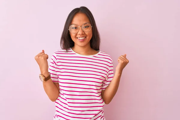 Young Chinese Woman Wearing Striped Shirt Glasses Isolated Pink Background — 스톡 사진