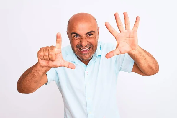 Homem Bonito Meia Idade Vestindo Camisa Casual Sobre Fundo Branco — Fotografia de Stock