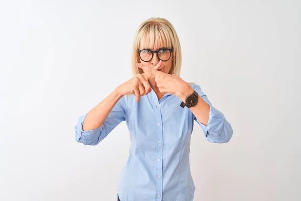 Mulher Negócios Meia Idade Vestindo Camisa Elegante Óculos Sobre Fundo — Fotografia de Stock