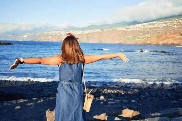 Young Beautiful Woman Smiling Happy Enjoying Summer Vacation Beach — Stock Photo, Image